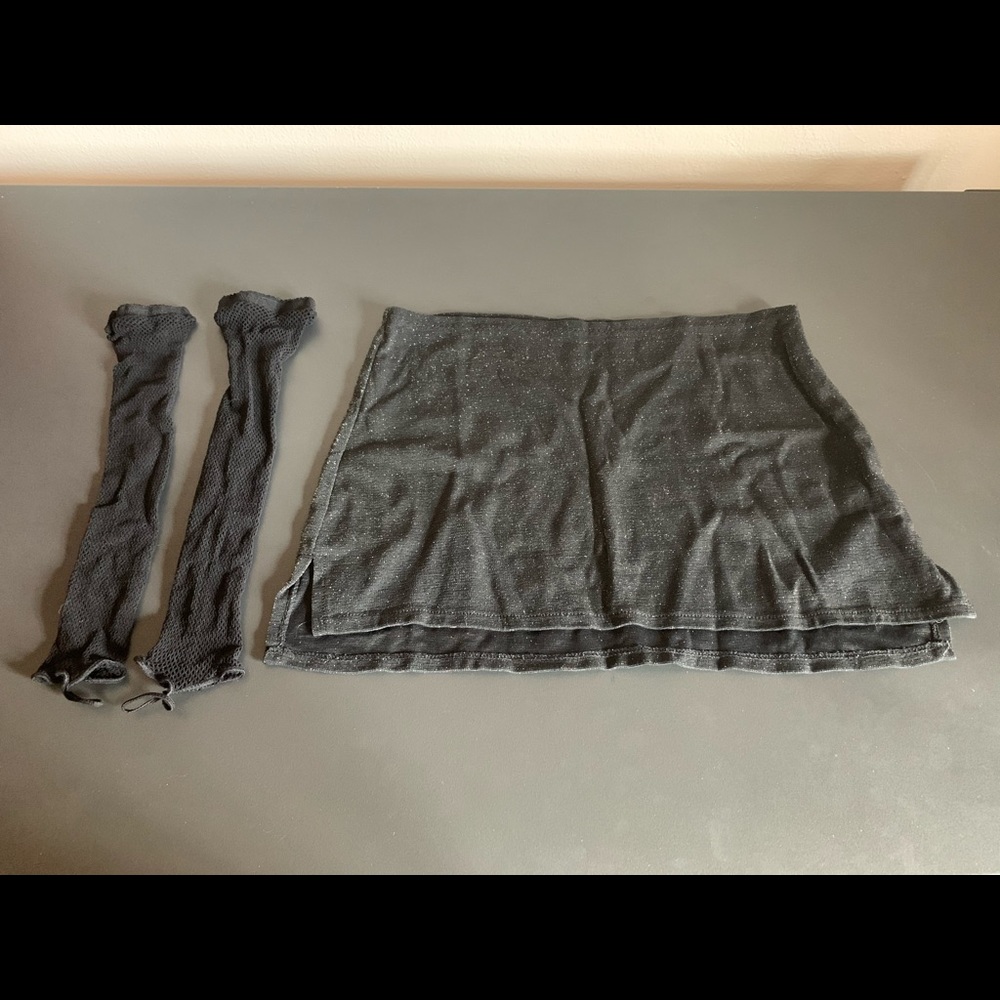 Fishnet fingerless gloves & mini skirt